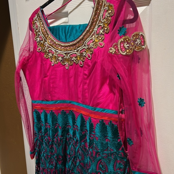 Gorgeous Anarkali with beautiful colors, includes matching pajami and dupatta - Picture 5 of 5